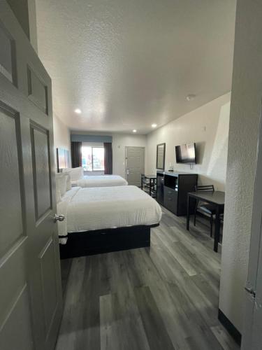 Days Inn by Wyndham Dickinson TX - main image