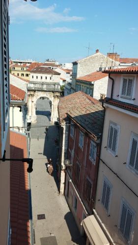 Arco Arina Apartment - image 9