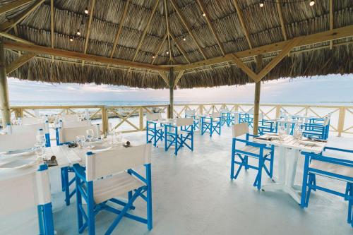 Mangrove Beach Corendon Curacao All-Inclusive Resort, Curio