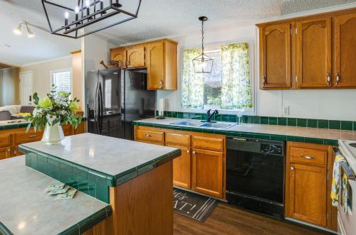 Secluded Rural Home in Normangee! in 馬克斯