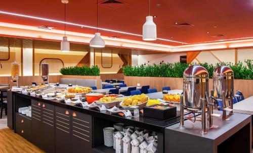 Food and beverages, HAMPTON BY HILTON GUARULHOS AIRPORT in Guarulhos