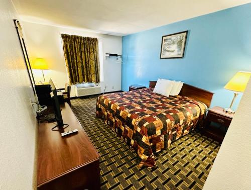 . COLUMBUS MOTEL