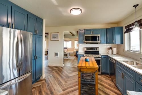 Waterfront Lake Poinsett Retreat with Fire Pit! in Arlington