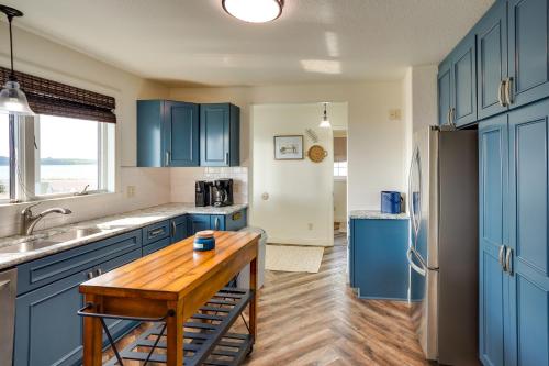 Waterfront Lake Poinsett Retreat with Fire Pit! in Arlington