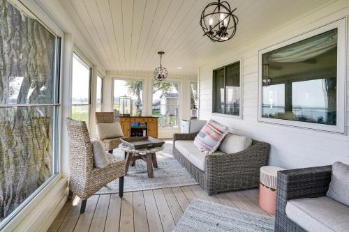 Waterfront Lake Poinsett Retreat with Fire Pit! in Arlington