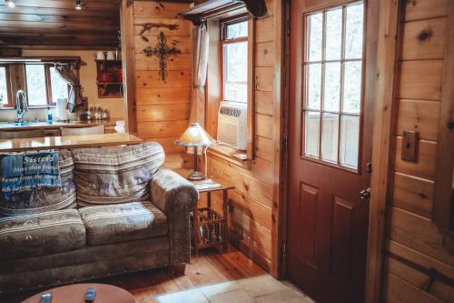 Great Frontier Cabin at American Heartland Cabins secondary
