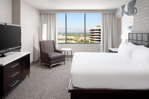 Premium One-Bedroom King Suite - High Floor