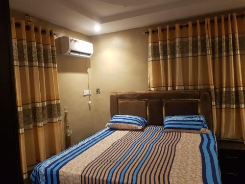 3JD Lavishly Furnished 3-Bed Apt