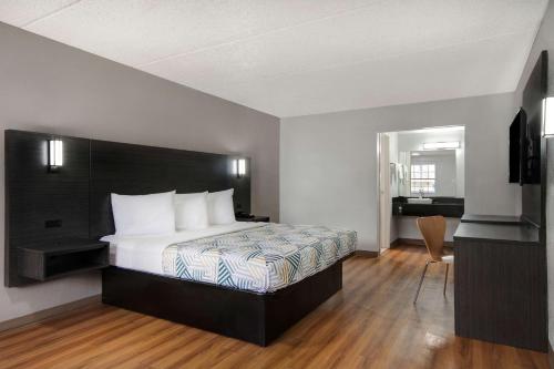 1 queen bed