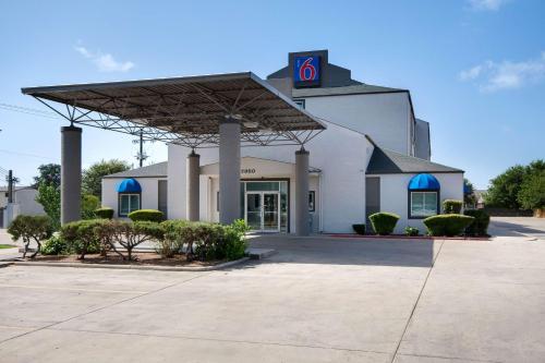 Motel 6-San Antonio, TX - South