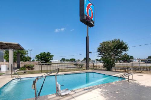 Motel 6-San Antonio, TX - South