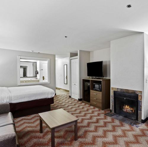 King Room with Whirlpool and Fireplace - Non-Smoking