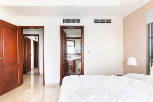 3 BDR Ocean View luxury Apartment . Sleeps 6 - image 5