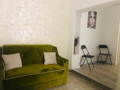 One-Bedroom Apartment image 10