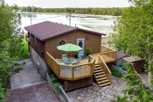 Waterfront Cottage for rent (Near Sauble Beach)