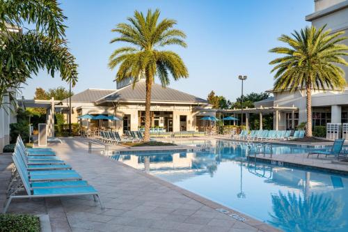 TownePlace Suites Orlando at FLAMINGO CROSSINGS® Town Center/Western Entrance