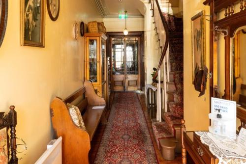 Bejárat, Victoria House in Portland