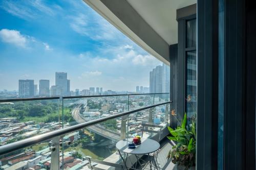 Lux Executive Residence at City Garden by CIRCADIAN