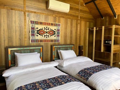 King Room with Mountain View image 1