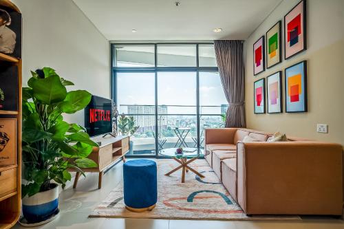 Lux Executive Residence at City Garden by CIRCADIAN