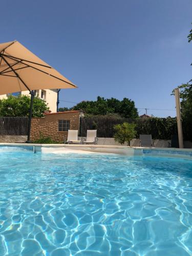Notre Vie Là, villa 3 chambres, piscine, climatisation, vue sur les Albères
