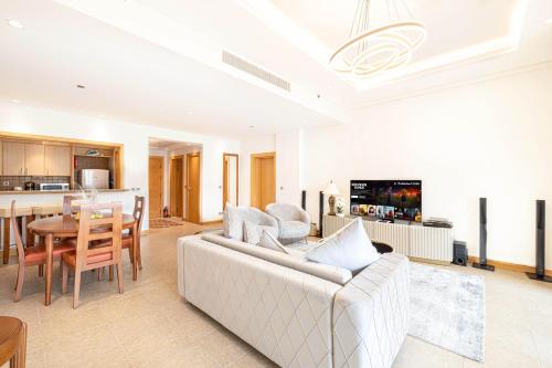 Royal Club - image 13