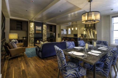 Element 52, Auberge Collection