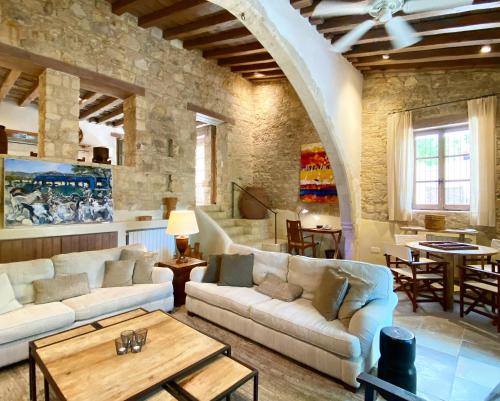 Apokryfo Traditional Guesthouse - image 12