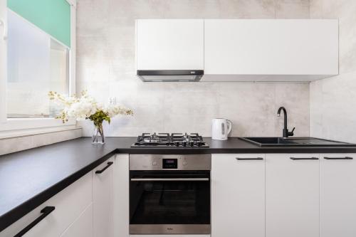 Stylish Apartment near Wroclavia for 4 Guests by Noclegi Renters, Breslau (Foto 5)