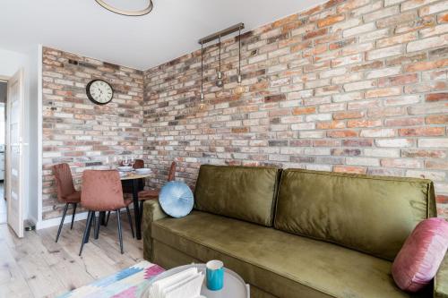 Stylish Apartment near Wroclavia for 4 Guests by Noclegi Renters, Breslau (Foto 8)