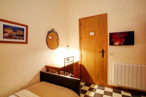 Málaga Lodge Guesthouse - image 5
