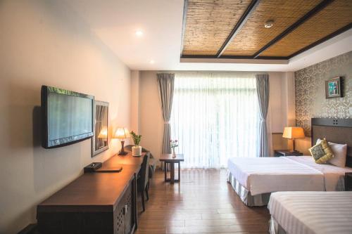 room detail thumbnail 1