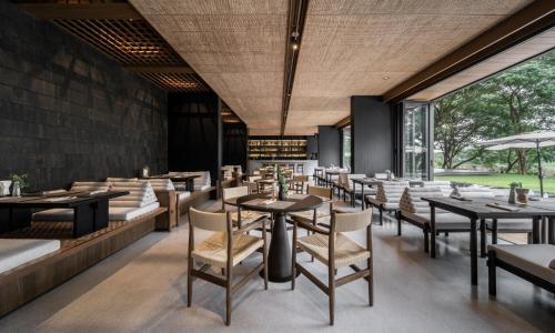 Restaurant, Riva Vista Riverfront Resort Chiangrai in Rim Kok