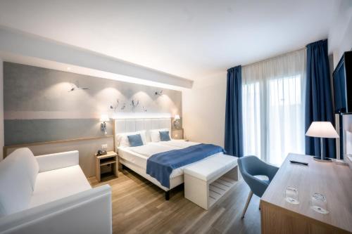International Beach Hotel Room Type - Superior Quadruple Room