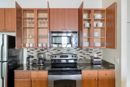 Central Domain 2br w pool wd gym ATX-204 in Austin, USA