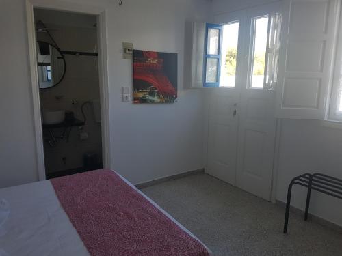 Embati Folegandros rooms