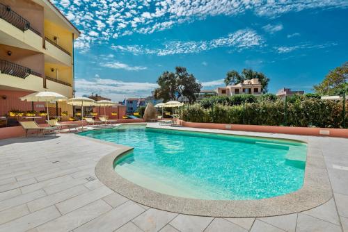 ISA-Residence with swimming-pool in Santa Teresa di Gallura, apartments with air conditioning and private outdoor space