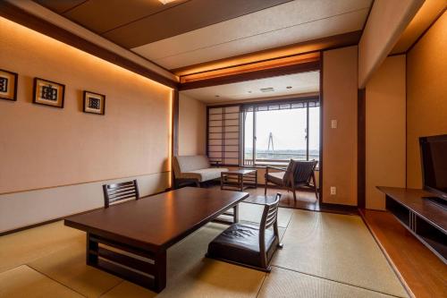 Japanese-Style Quadruple Room with River View - Non-Smoking