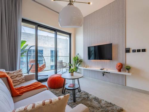 Jaw-Dropping Canal Views From This Stylish Condo, Dubái (foto 9)