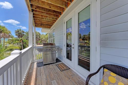 Six-Bedroom House image 5