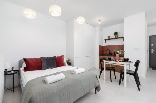 Modern Studio & Terrace Kiełkowskiego by Noclegi Renters, Kraków
