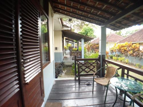 Balcony/terrace, Margo Utomo Hill View Resort by Tripletree in Kalibaru