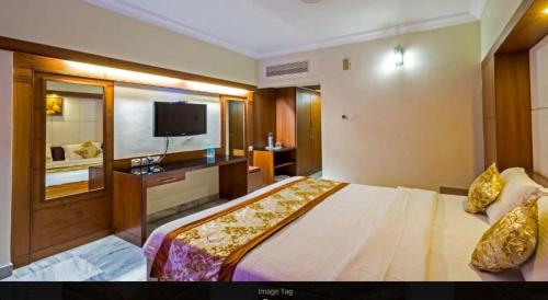 Hotel PLR Grand