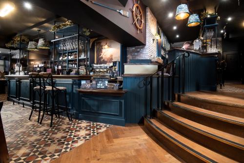 The Waterhead Hotel - image 10