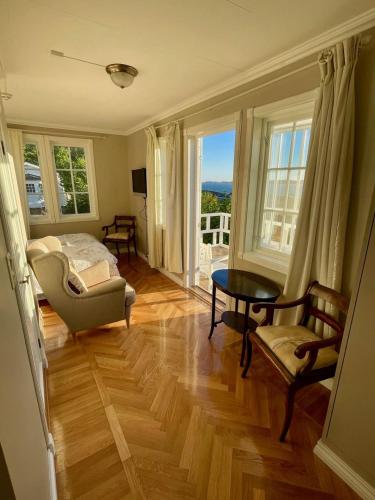 1 queen bed