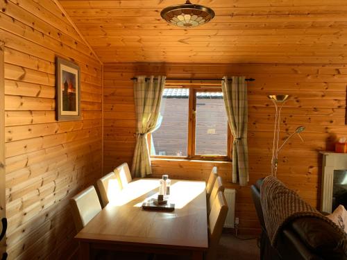 Immaculate 3-Bed Lodge in Hawick