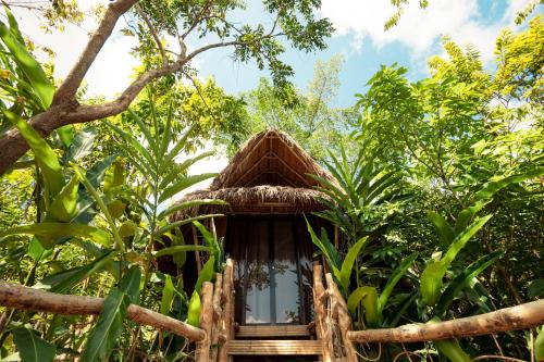 Inigtan Lio Bamboo Cottages