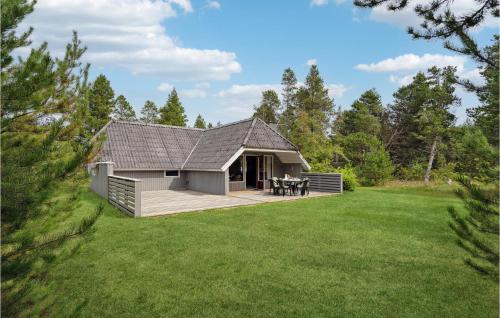 Cozy Home In Nrre Nebel With Kitchen