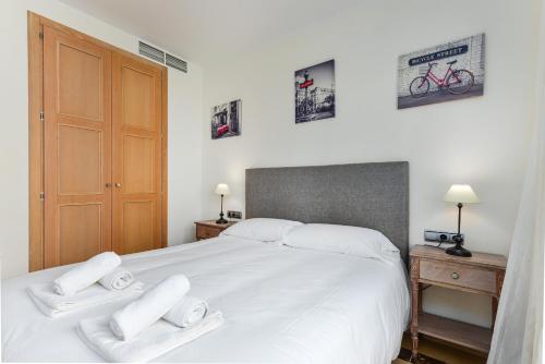 One-Bedroom Apartment image 7