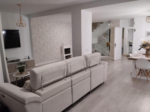 Villa Lago Golf, 300m construidos in Jerez de la Frontera Centro Ciudad